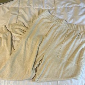 Aerie women’s joggers!